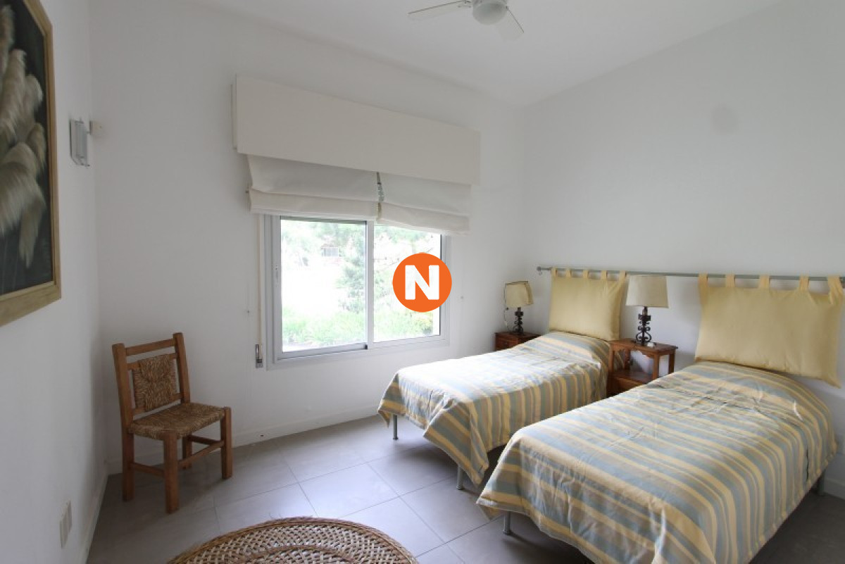 Casa Ref.223501 - Casa en Venta, La Barra, 5 dormitorios