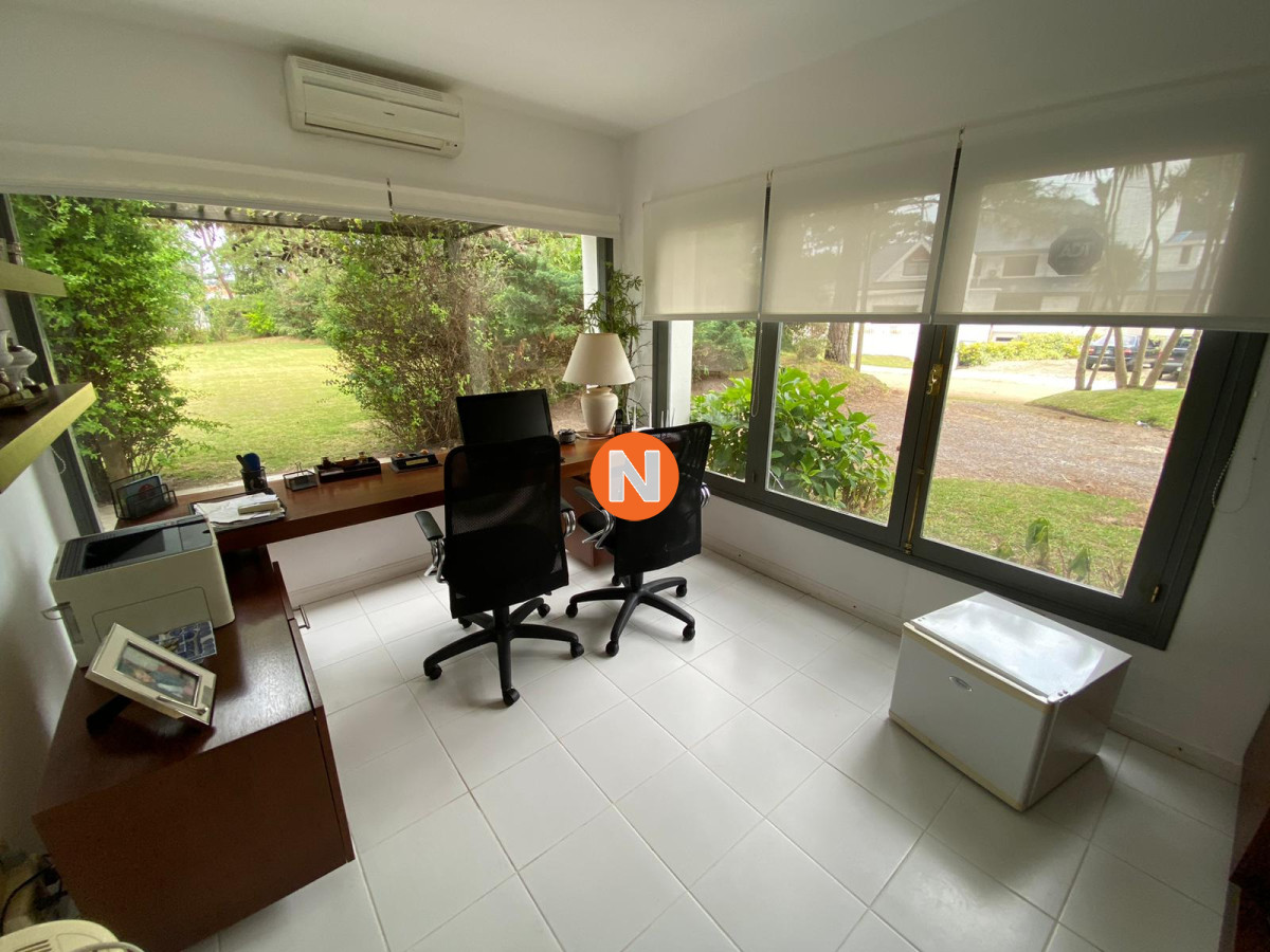 Casa Ref.205176 - Casa en Venta y Alquiler, Rincón del Indio, Punta del Este, 4 Dormitorios.