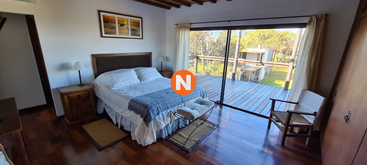 Casa Ref.219002 - Casa en venta de 4 dormitorios en Jose Igancio 