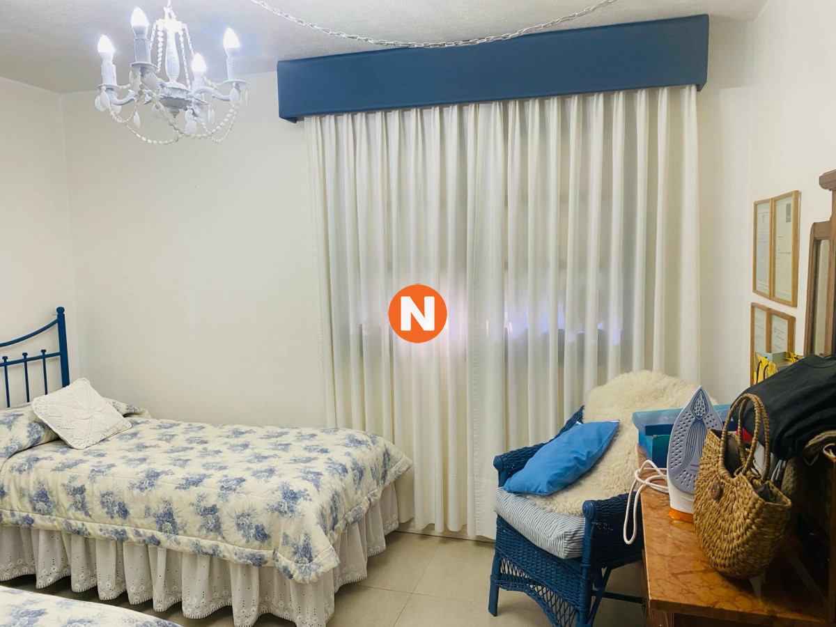 Casa Ref.215522 - Muy linda casa en venta, gran terreno y barbacoa