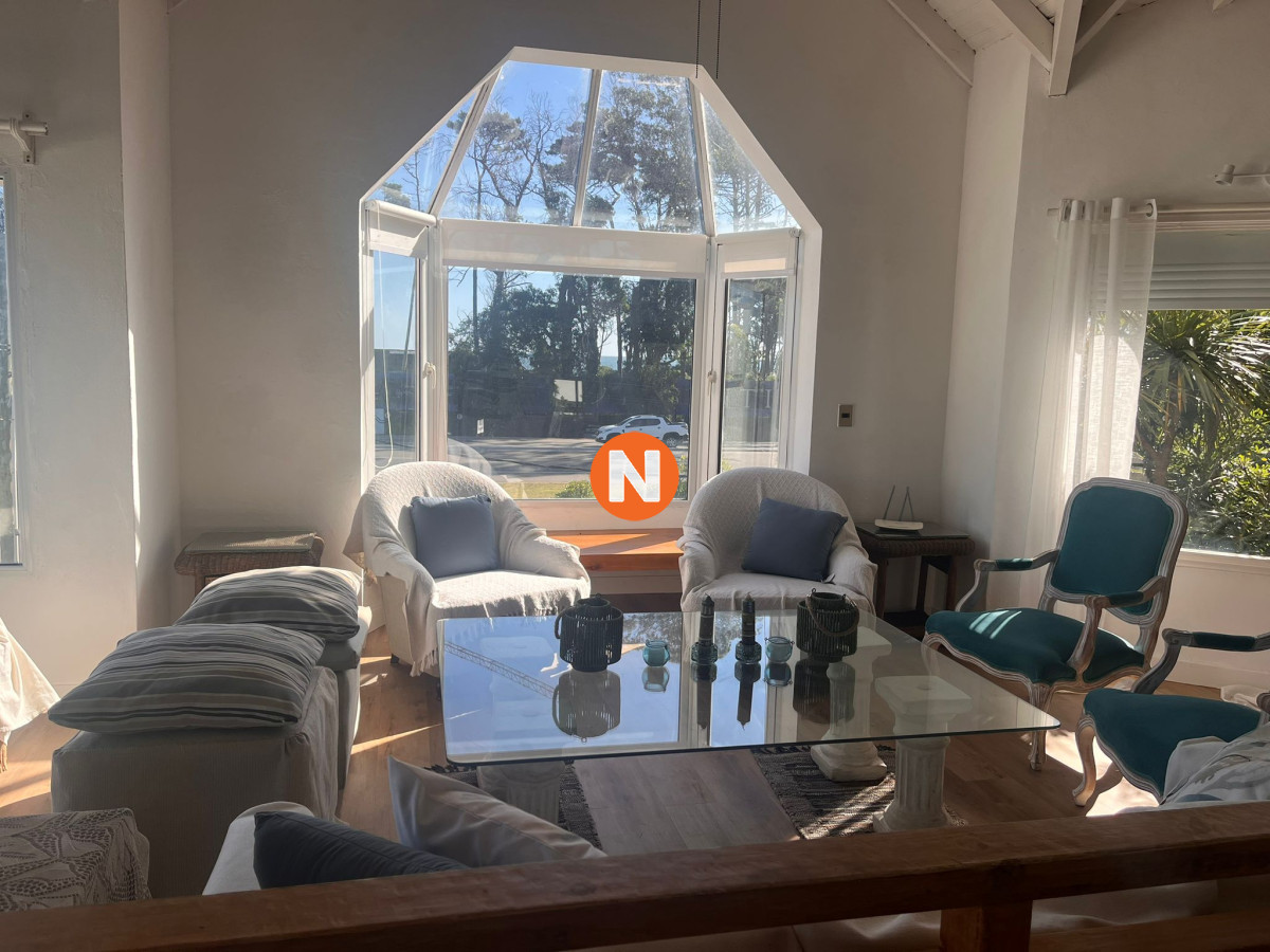 Casa Ref.220629 - VENTA DE CASA DE 3 DORMITORIOS CON VISTA AL MAR EN PINARES PUNTA DEL ESTE 