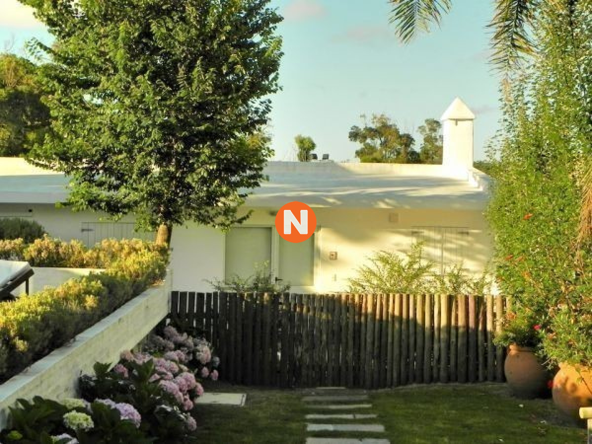 Casa Ref.223509 - Casa en Venta, 6 dormitorios, La Barra