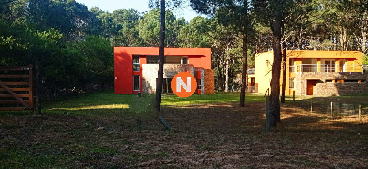 Casa Ref.218225 - Casa en Venta, Club del Lago, 3 dormiotrios