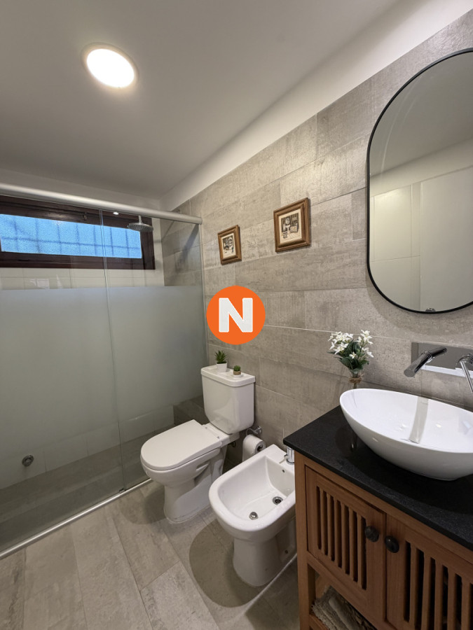 Casa Ref.225382 - A pocas cuadras de la playa - Casa en Venta, 4 dormitorios, Pinares
