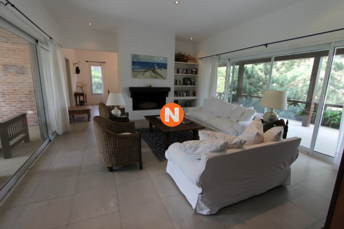 Casa Ref.223501 - Casa en Venta, La Barra, 5 dormitorios