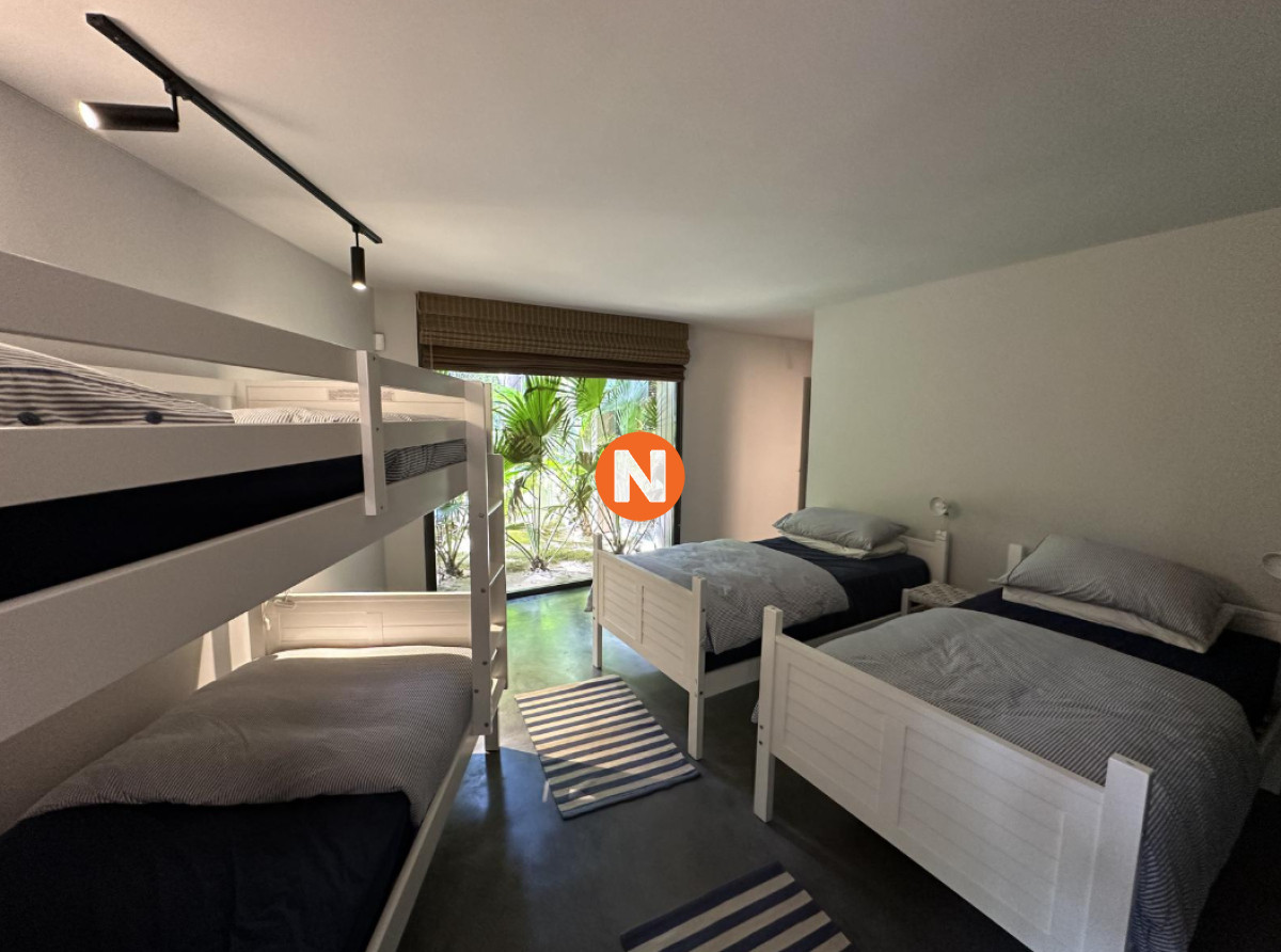 Casa Ref.223708 - Casa, 5 dormitorios, Manantiales, En Venta