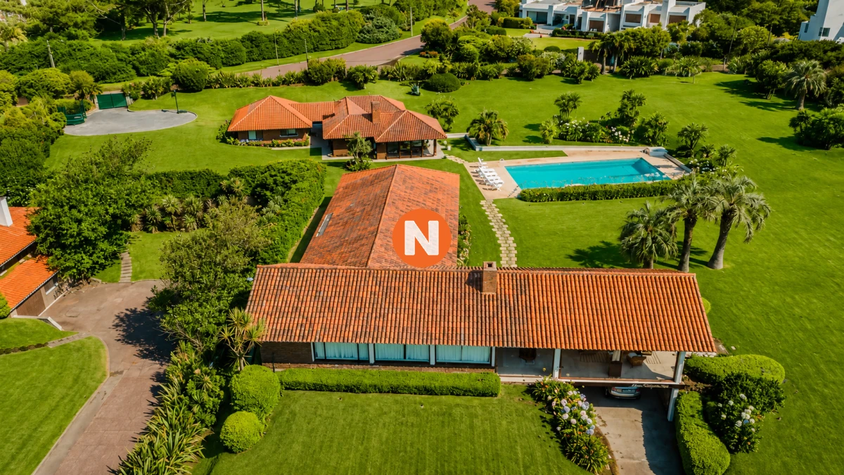 Casa Ref.205811 - La Santigueña – Exclusiva Casa en Primera Línea al Mar, Playa Brava, Punta del Este
