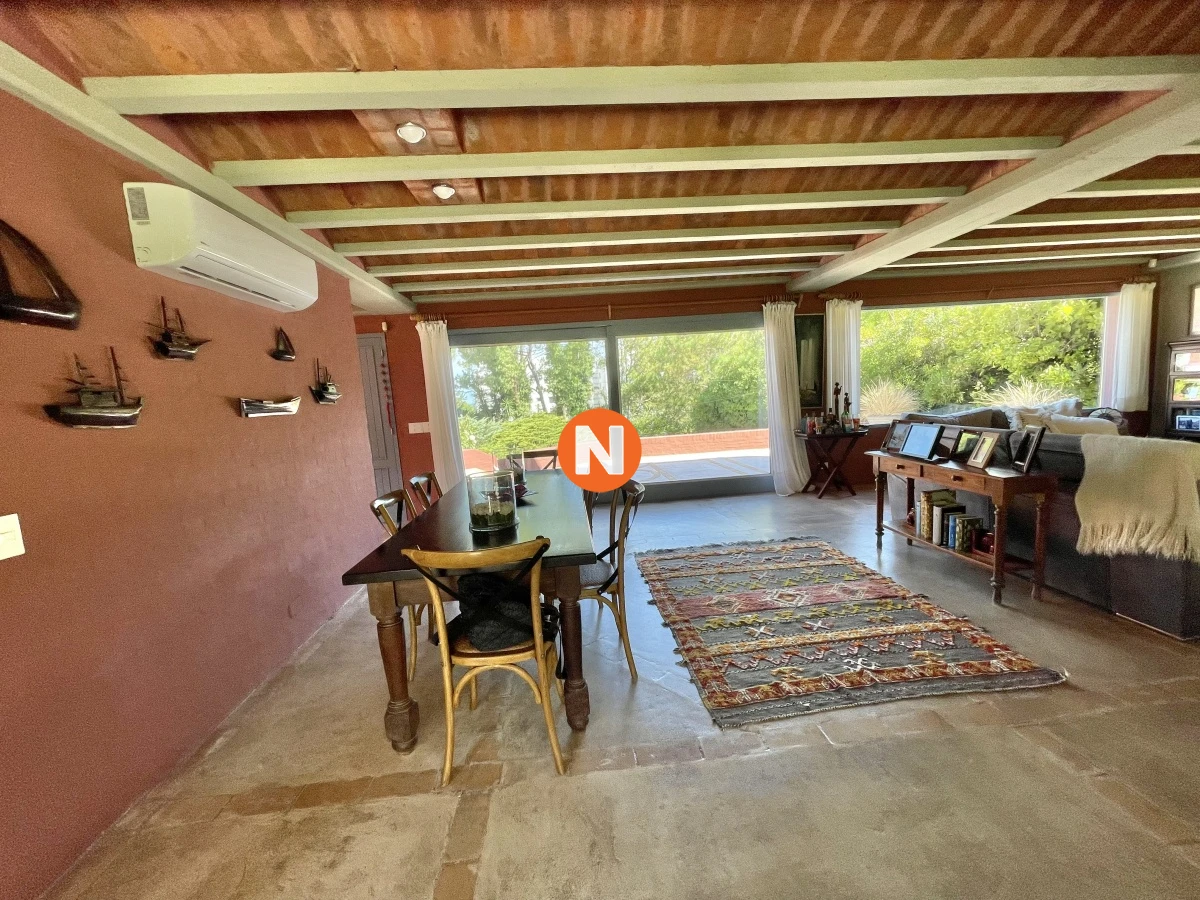 Casa Ref.220551 - VENTA DE CASA DE 3 DORMITORIOS Y SERVICIO EN RINCON DEL INDIO PUNTA DEL ESTE