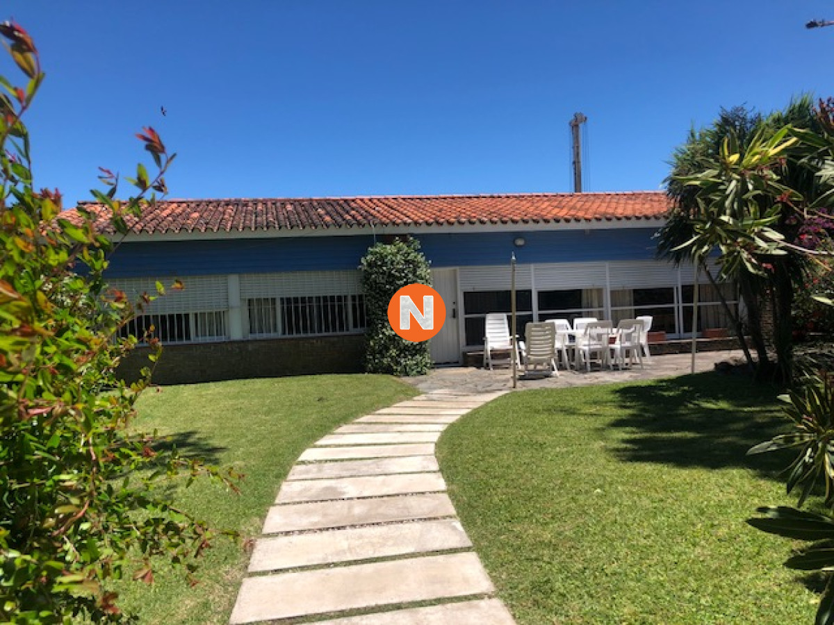 Casa Ref.214457 - CASA EN VENTA EN PUNTA DEL ESTE  EN PLAYA MANSA