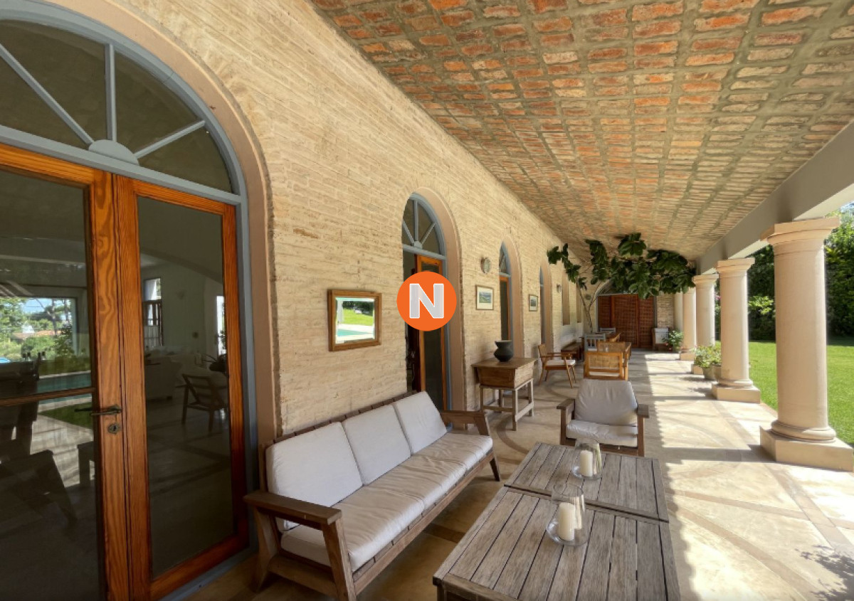 Casa Ref.223601 - Venta de Casa 3 DORMITORIOS en RINCON DEL INDIO, PLAYA BRAVA PUNTA DEL ESTE. 