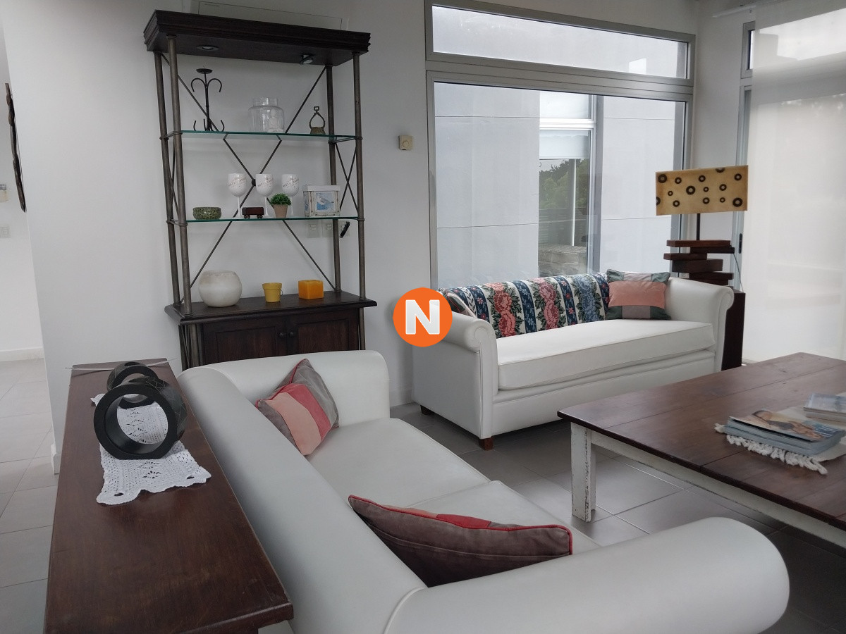 Casa Ref.214376 - Gran oportunidad en Pueblo San Vicente. venta , alquiler anual