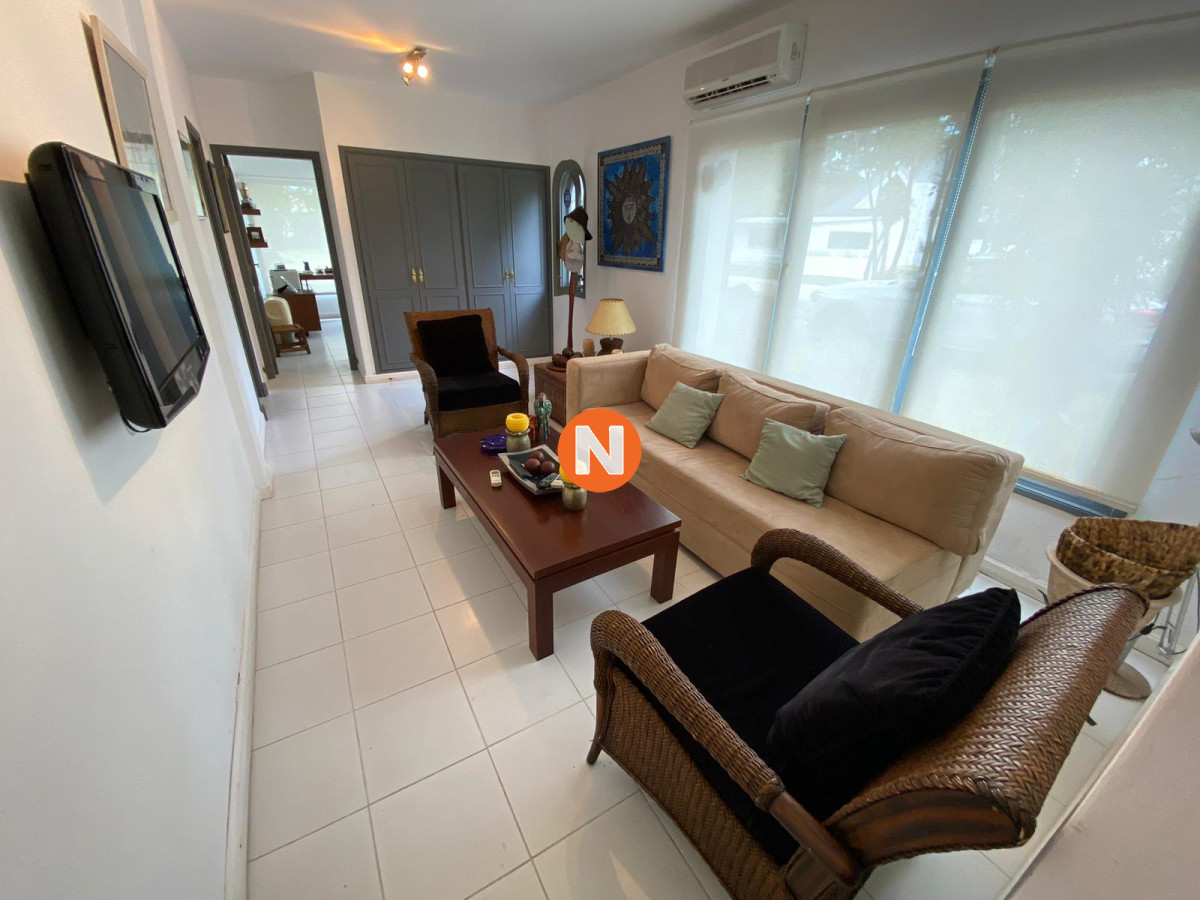 Casa Ref.205176 - Casa en Venta y Alquiler, Rincón del Indio, Punta del Este, 4 Dormitorios.