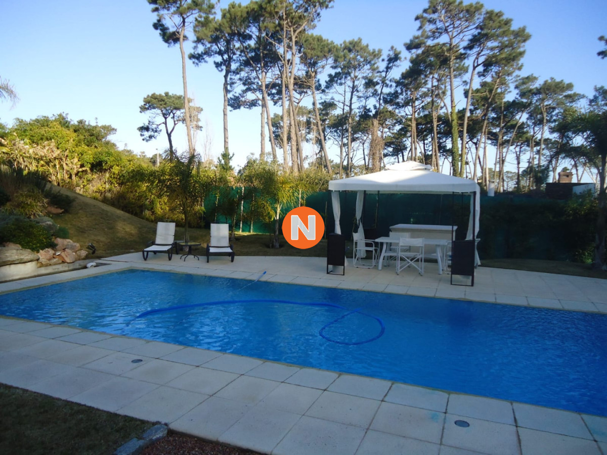 Casa Ref.209176 - Casa en Venta, Mansa, Punta del Este, 5 Dormitorios.