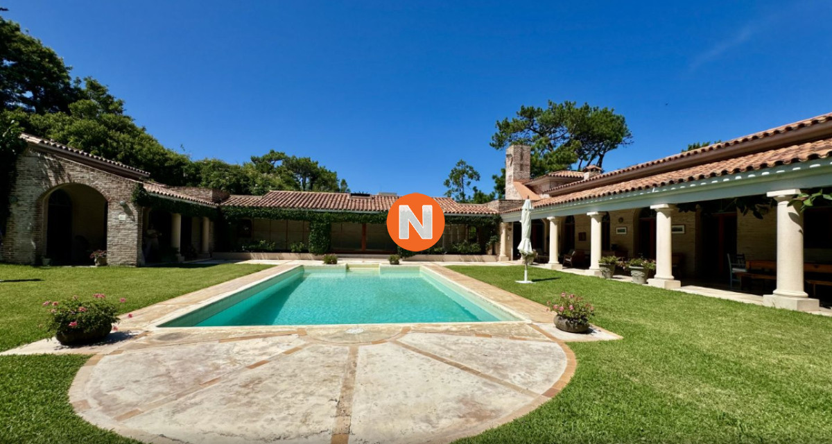 Casa Ref.223601 - Venta de Casa 3 DORMITORIOS en RINCON DEL INDIO, PLAYA BRAVA PUNTA DEL ESTE. 