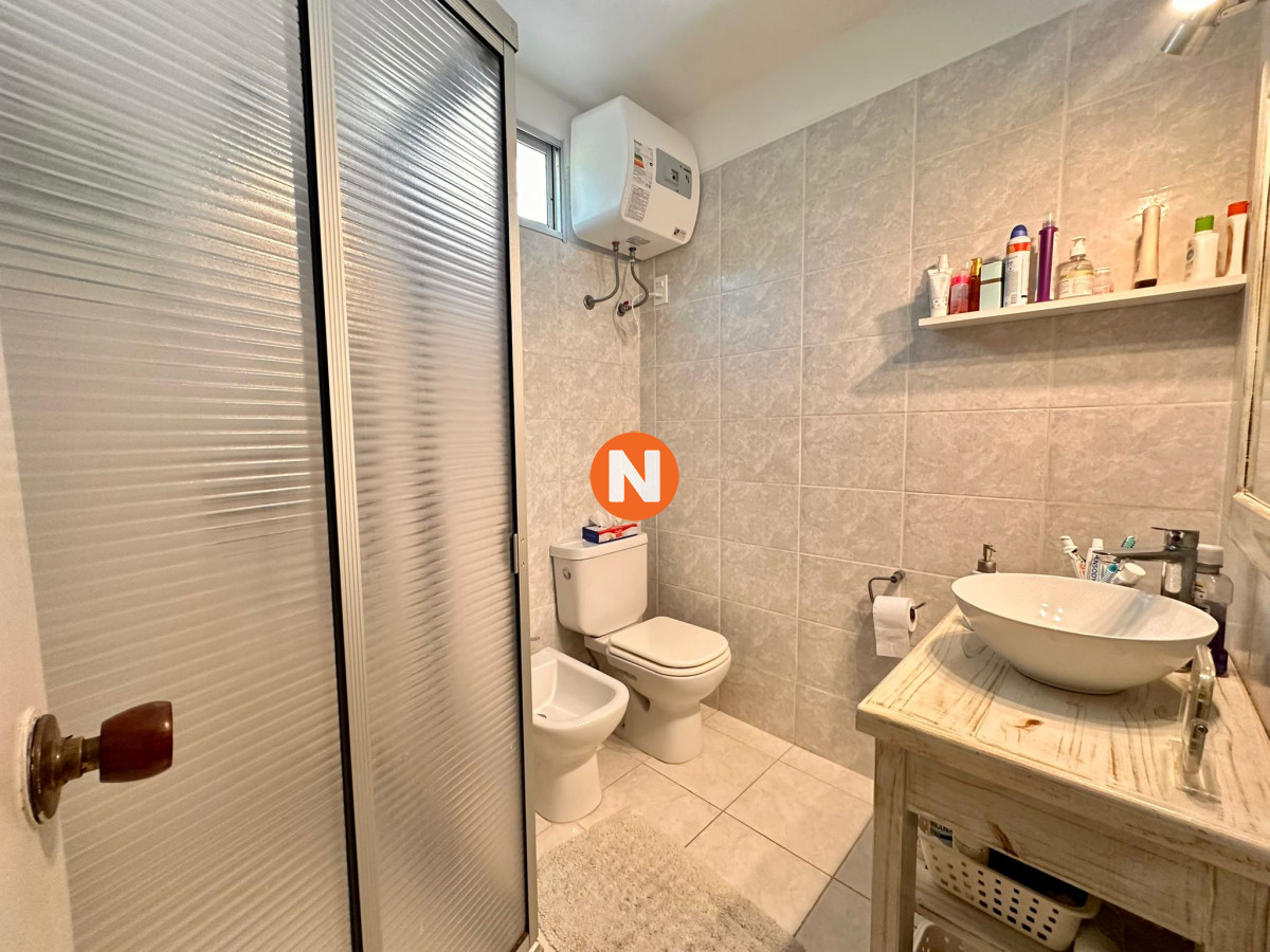 Casa Ref.223265 - En Venta, casa en zona de playa Mansa.. a pasos del mar!!!