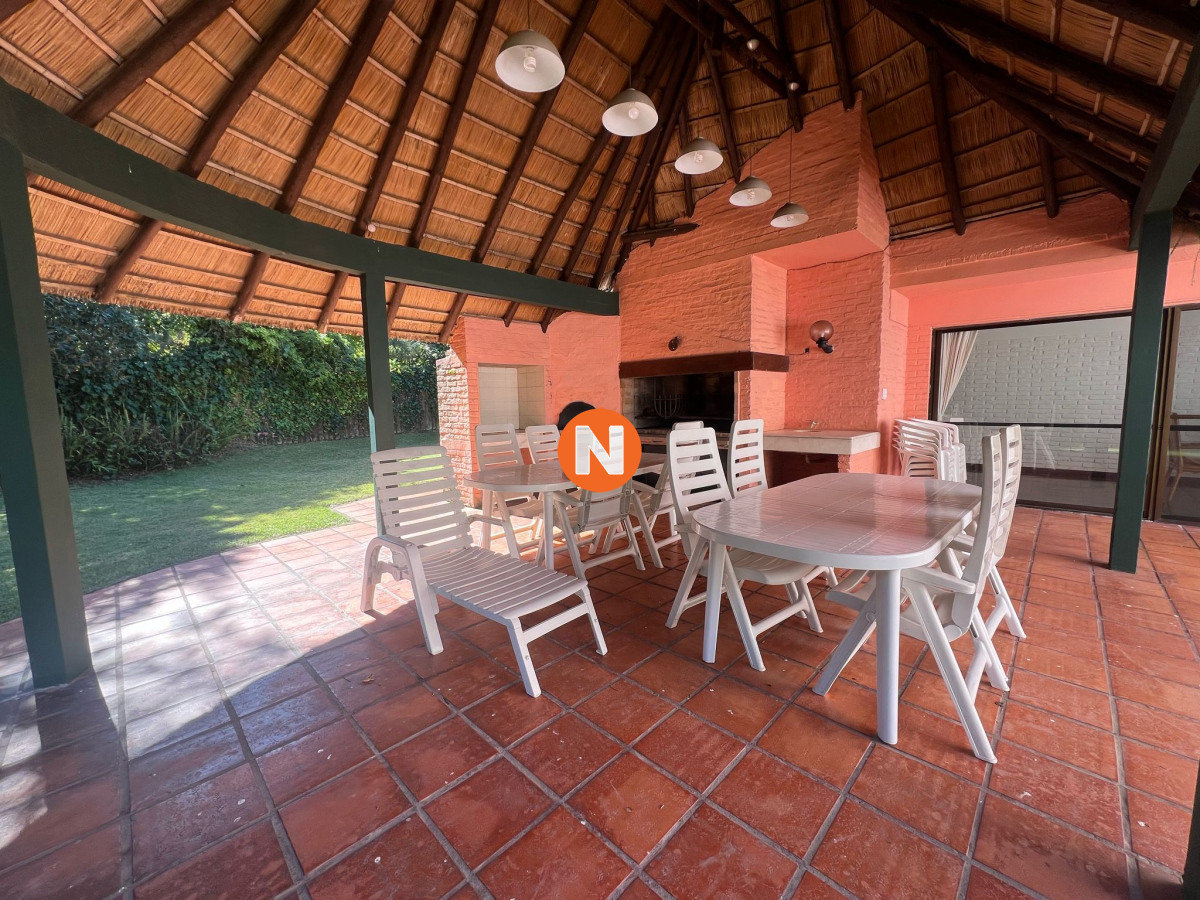 Casa Ref.223467 - ESPECTACULAR PROPIEDAD A PASOS DEL MAR