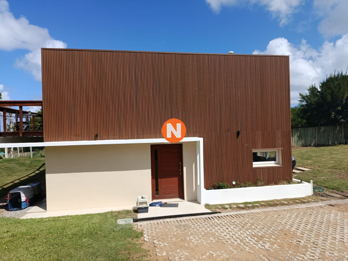 Casa Ref.216785 -  Espectacular Casa en venta en Manatiales 