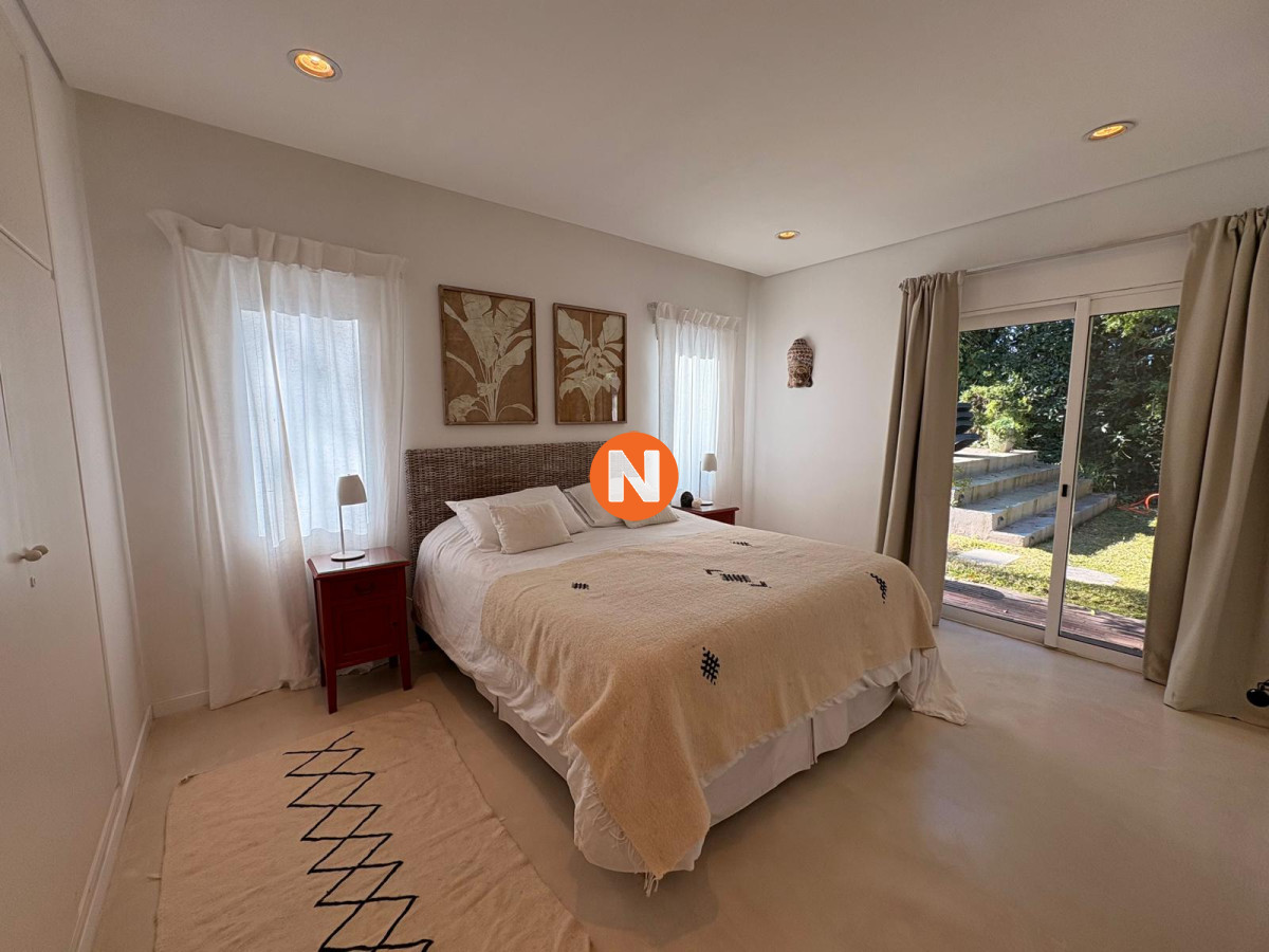 Casa Ref.216497 - Casa en venta en Punta del este!