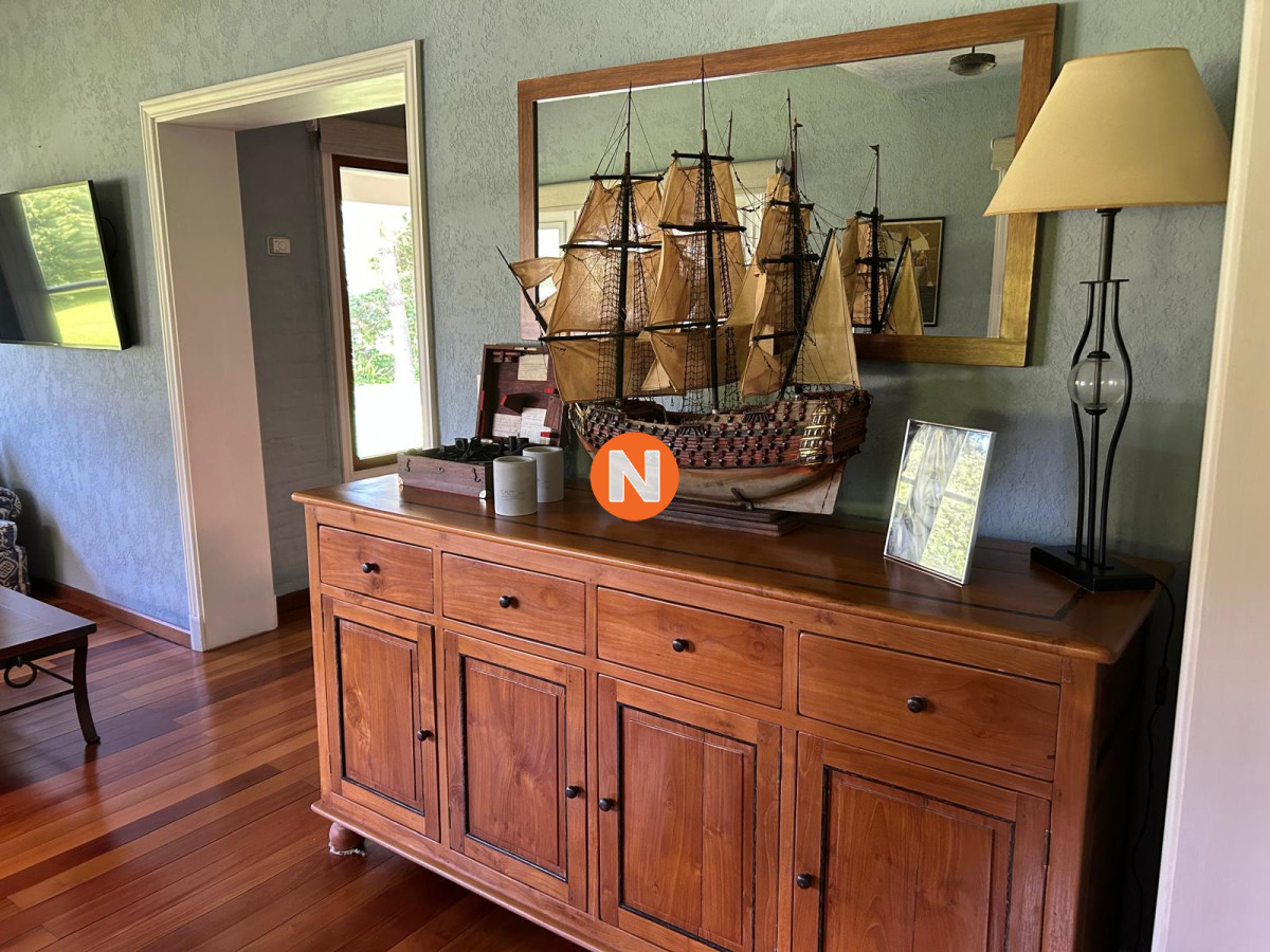 Casa Ref.224064 - Un Oasis de Elegancia en el Corazón del Golf de Punta del Este