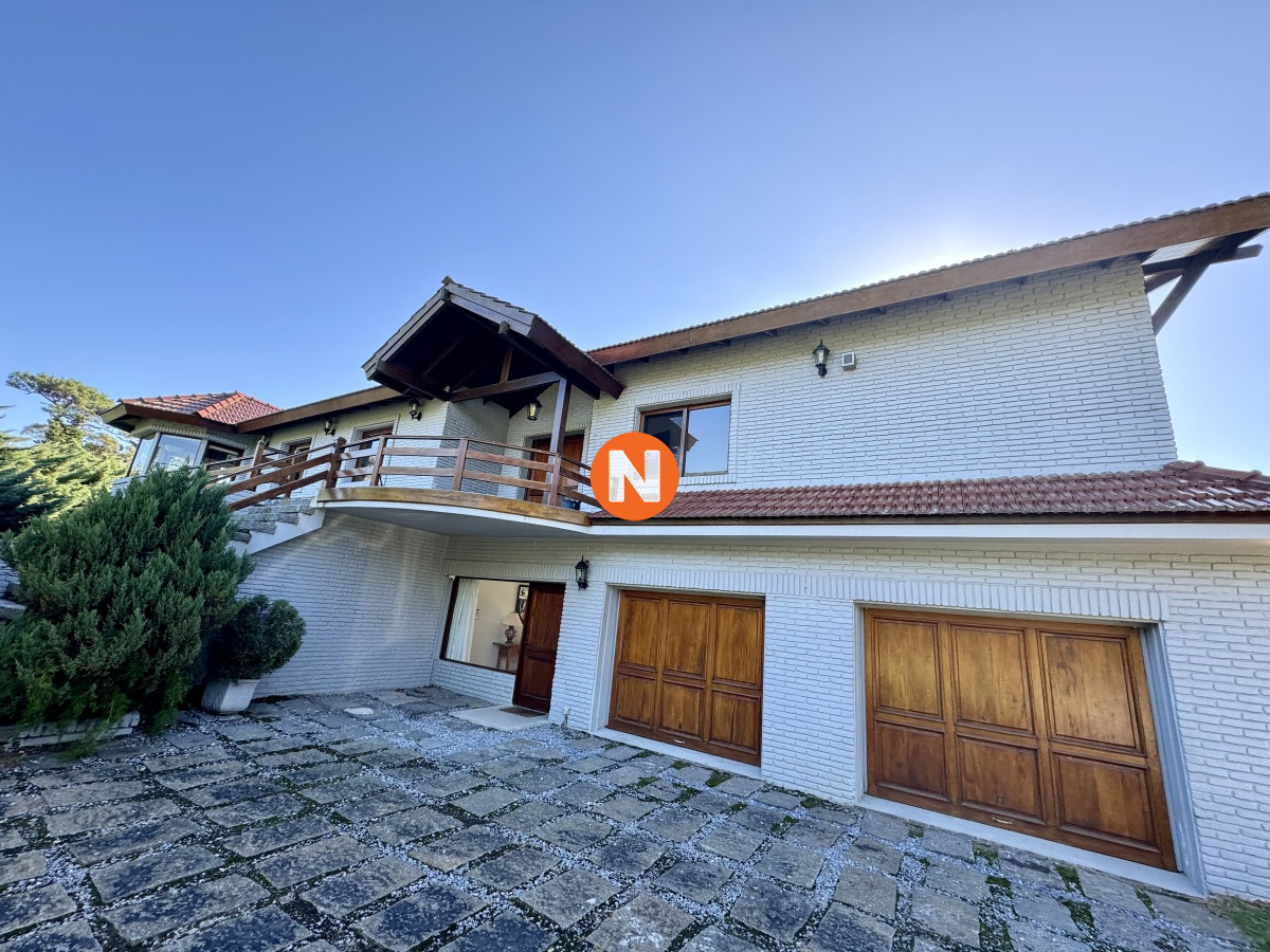 Casa Ref.209609 - Casa en Venta, Pinares, Punta del Este, 4 Dormitorios.