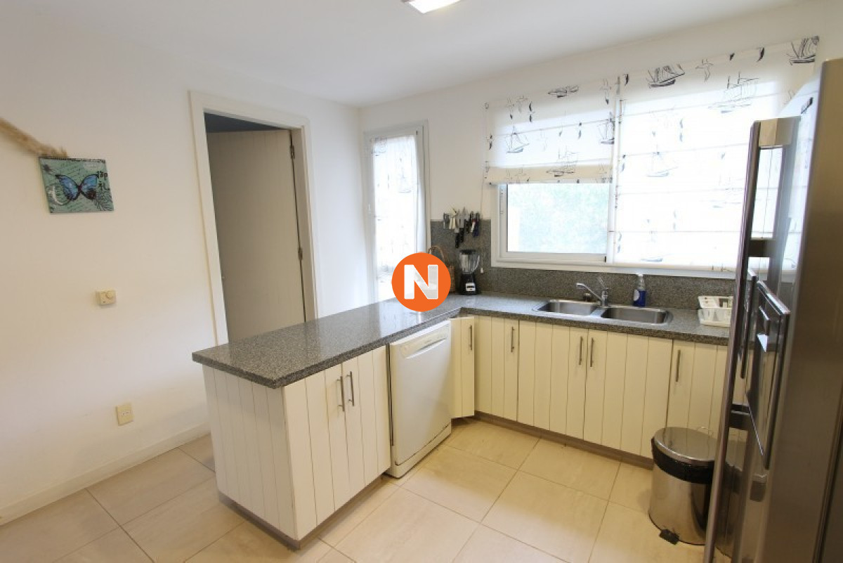 Casa Ref.223501 - Casa en Venta, La Barra, 5 dormitorios