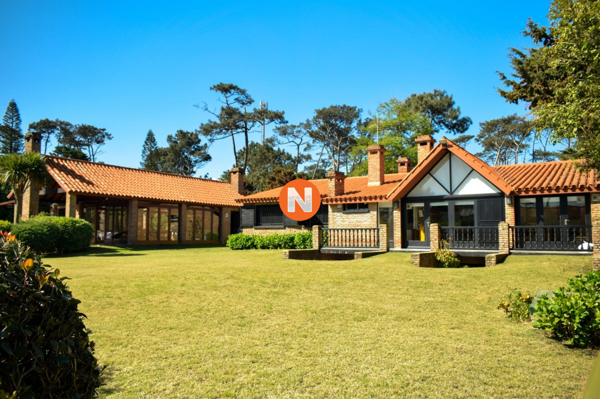 Casa Ref.219052 - Magnífica Residencia a metros de la Playa Mansa