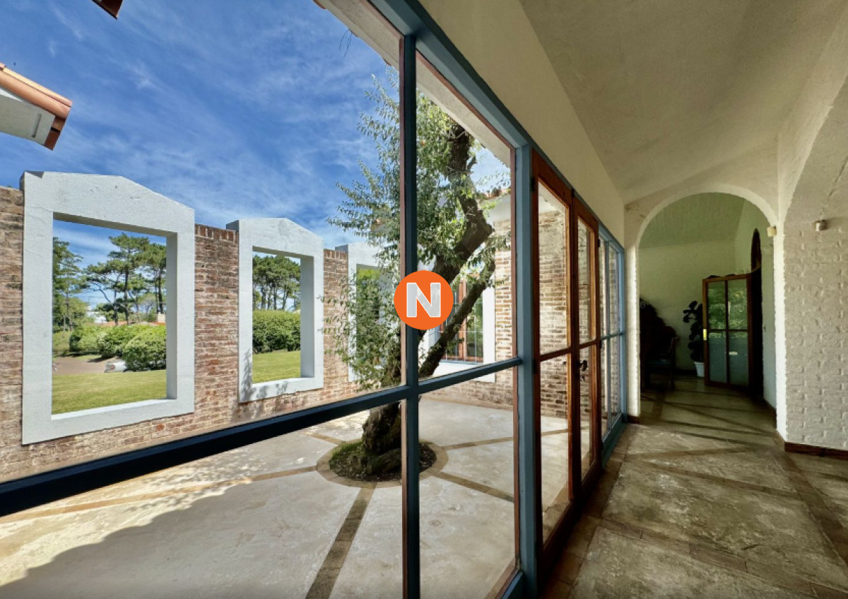 Casa Ref.223601 - Venta de Casa 3 DORMITORIOS en RINCON DEL INDIO, PLAYA BRAVA PUNTA DEL ESTE. 