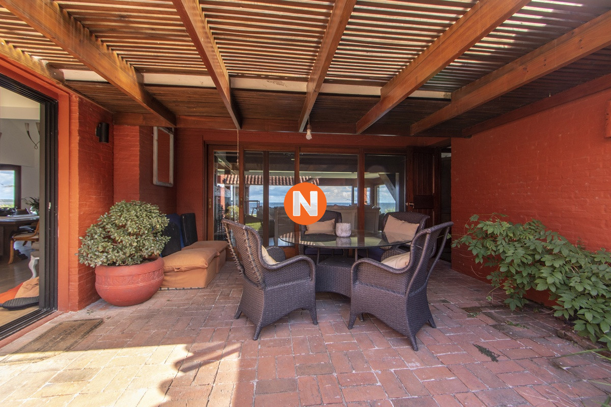 Casa Ref.220472 - Hermosa casa primera linea