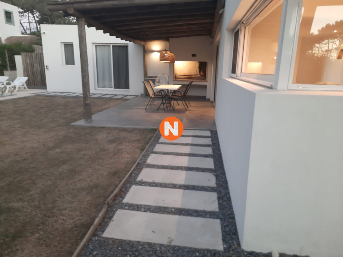 Casa Ref.225562 - Casa en La Barra: Comodidad y Estilo
