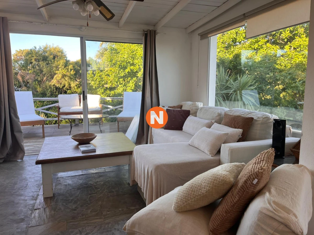 Casa Ref.220629 - VENTA DE CASA DE 3 DORMITORIOS CON VISTA AL MAR EN PINARES PUNTA DEL ESTE 