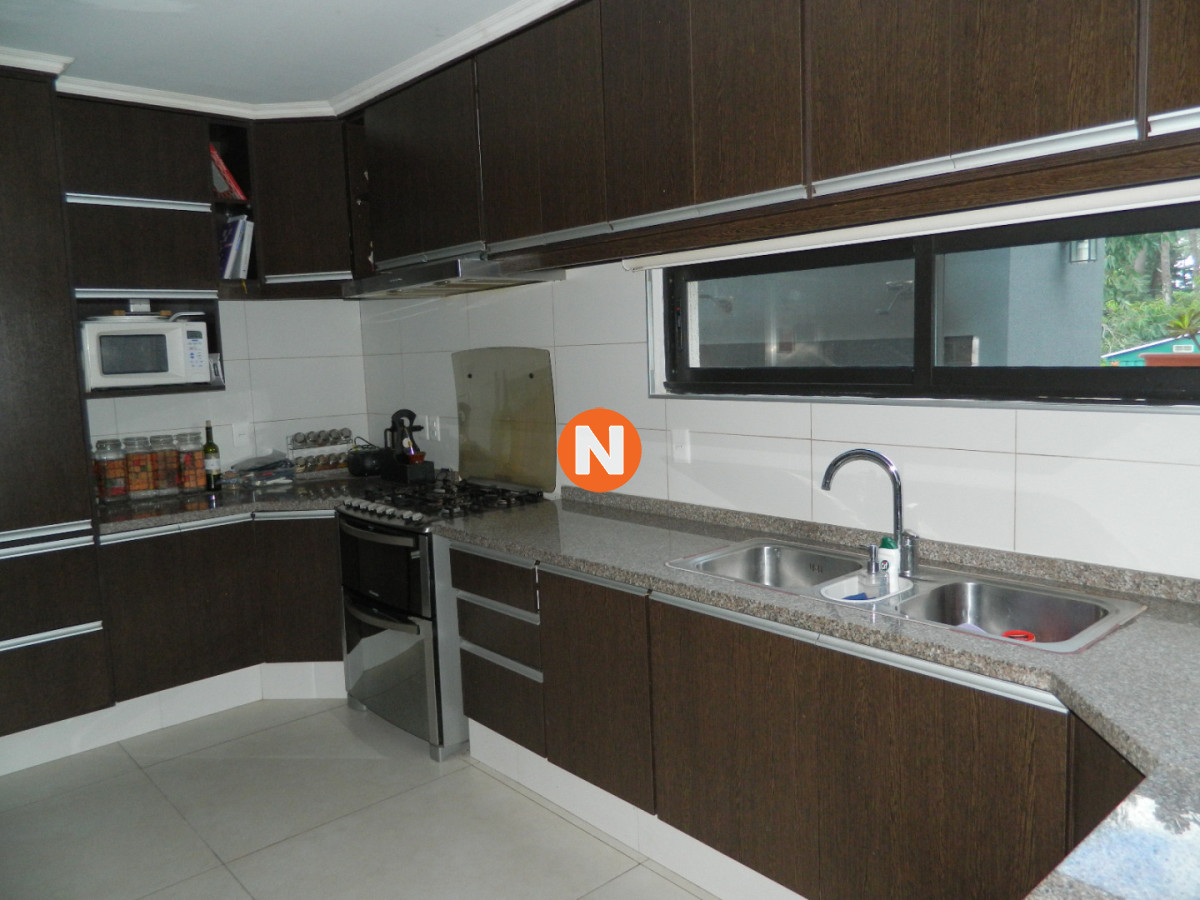 Casa Ref.224826 - Casa en Venta barrio La Arbolada