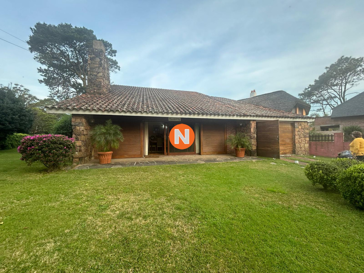 Casa Ref.222986 - Casa en venta en Pinares zona ideal!!