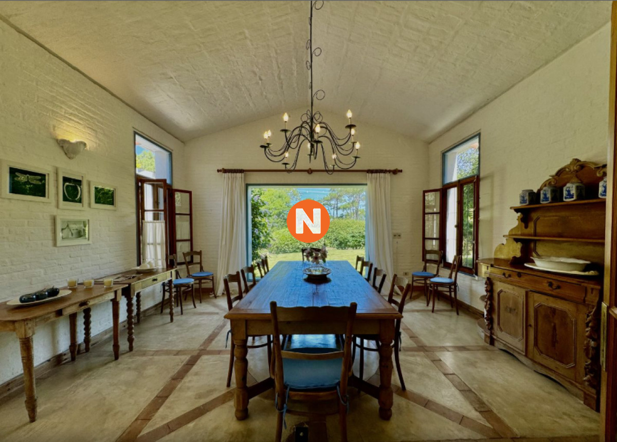 Casa Ref.223601 - Venta de Casa 3 DORMITORIOS en RINCON DEL INDIO, PLAYA BRAVA PUNTA DEL ESTE. 