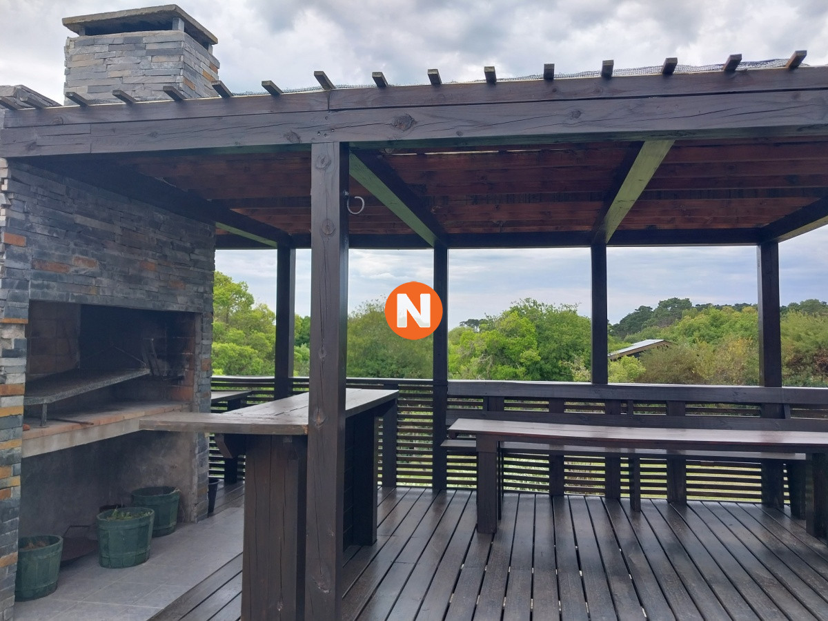 Casa Ref.214376 - Gran oportunidad en Pueblo San Vicente. venta , alquiler anual