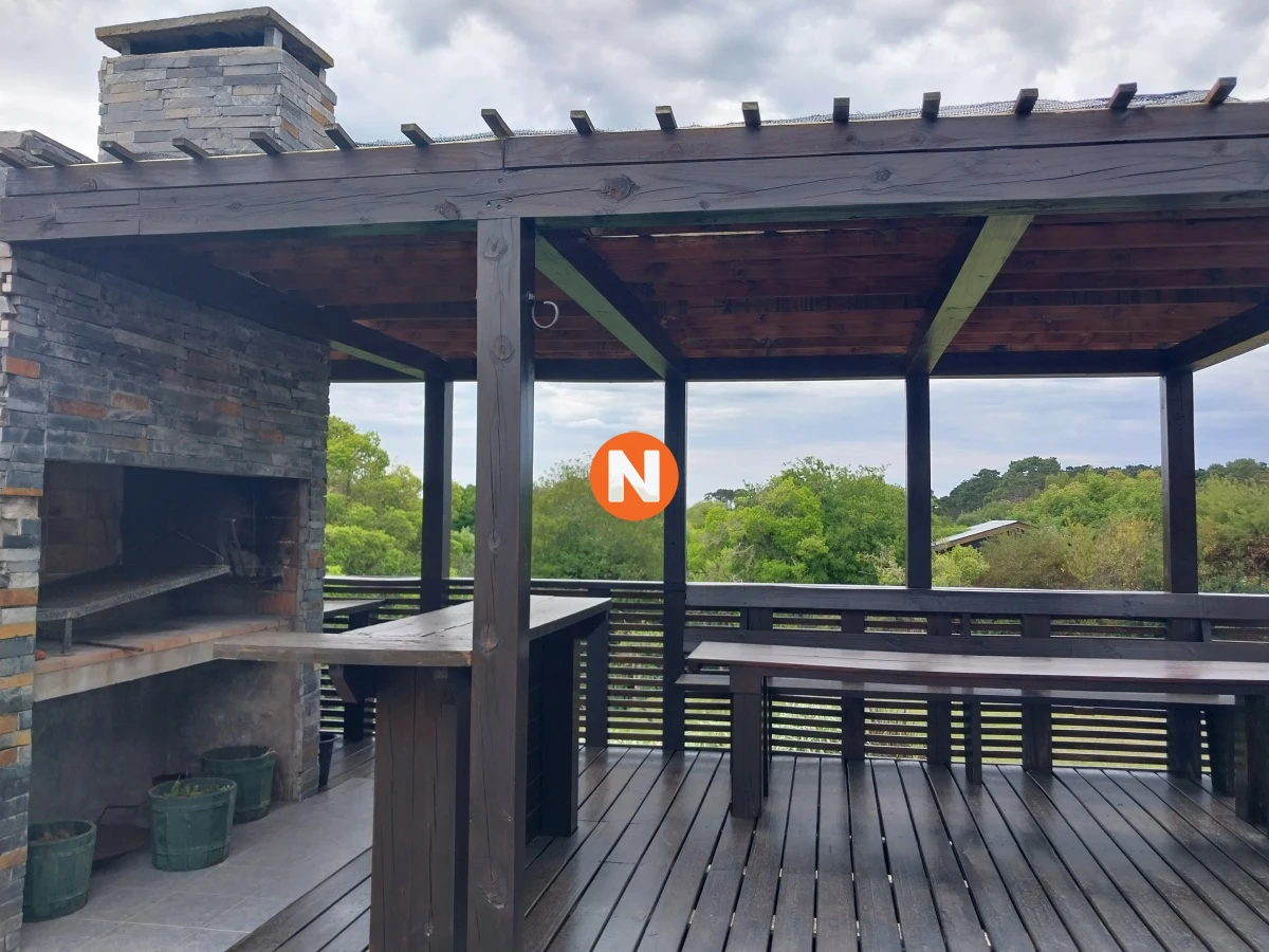 Casa Ref.214376 - Gran oportunidad en Pueblo San Vicente. EN VENTA