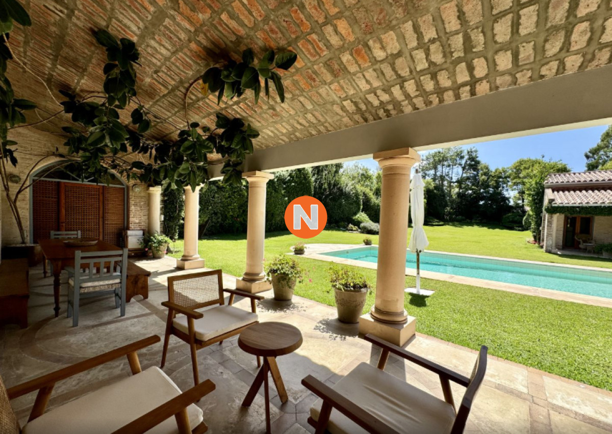 Casa Ref.223601 - Venta de Casa 3 DORMITORIOS en RINCON DEL INDIO, PLAYA BRAVA PUNTA DEL ESTE. 