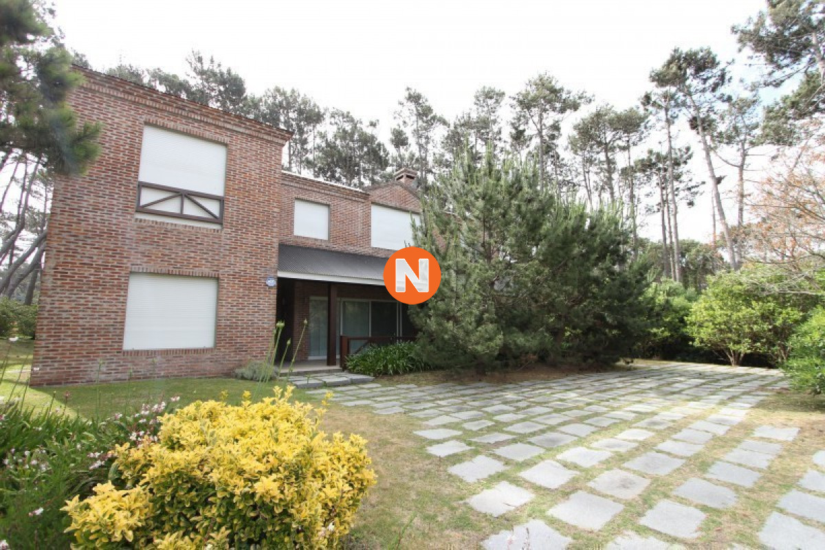 Casa Ref.223501 - Casa en Venta, La Barra, 5 dormitorios