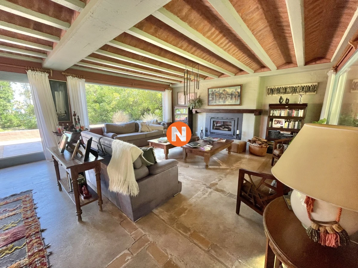 Casa Ref.220551 - VENTA DE CASA DE 3 DORMITORIOS Y SERVICIO EN RINCON DEL INDIO PUNTA DEL ESTE