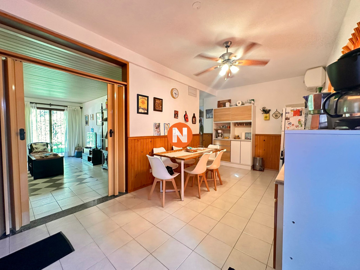 Casa Ref.223265 - En Venta, casa en zona de playa Mansa.. a pasos del mar!!!