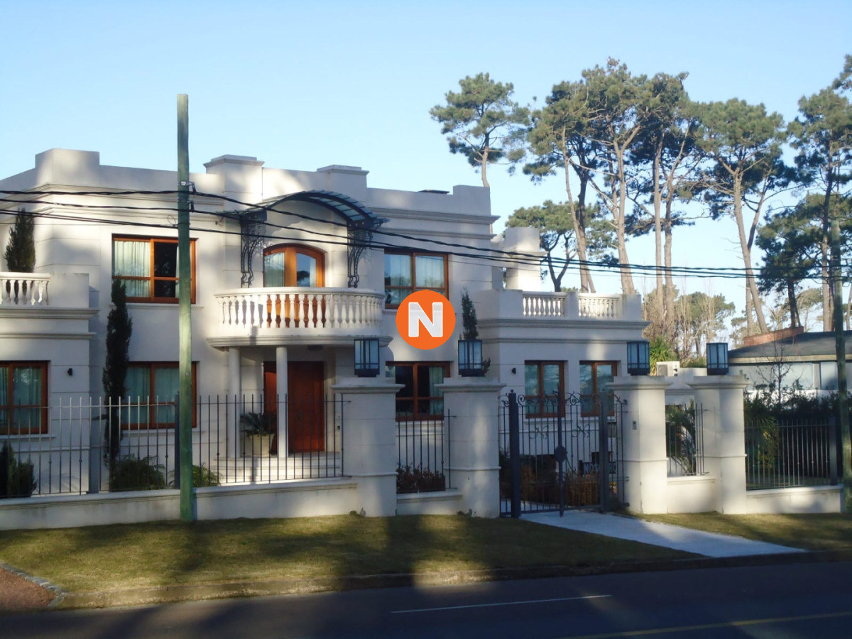 Casa Ref.209176 - Casa en Venta, Mansa, Punta del Este, 5 Dormitorios.