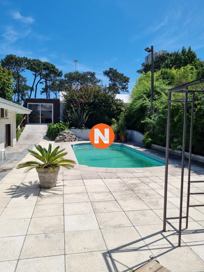 Casa Ref.220164 - Casa a la venta de 5 dormitorios en Punta del Este