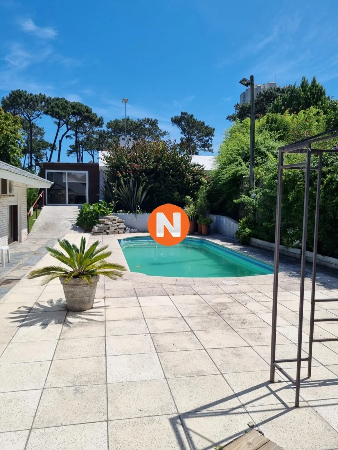 Casa Ref.220164 - Casa a la venta de 5 dormitorios en Punta del Este