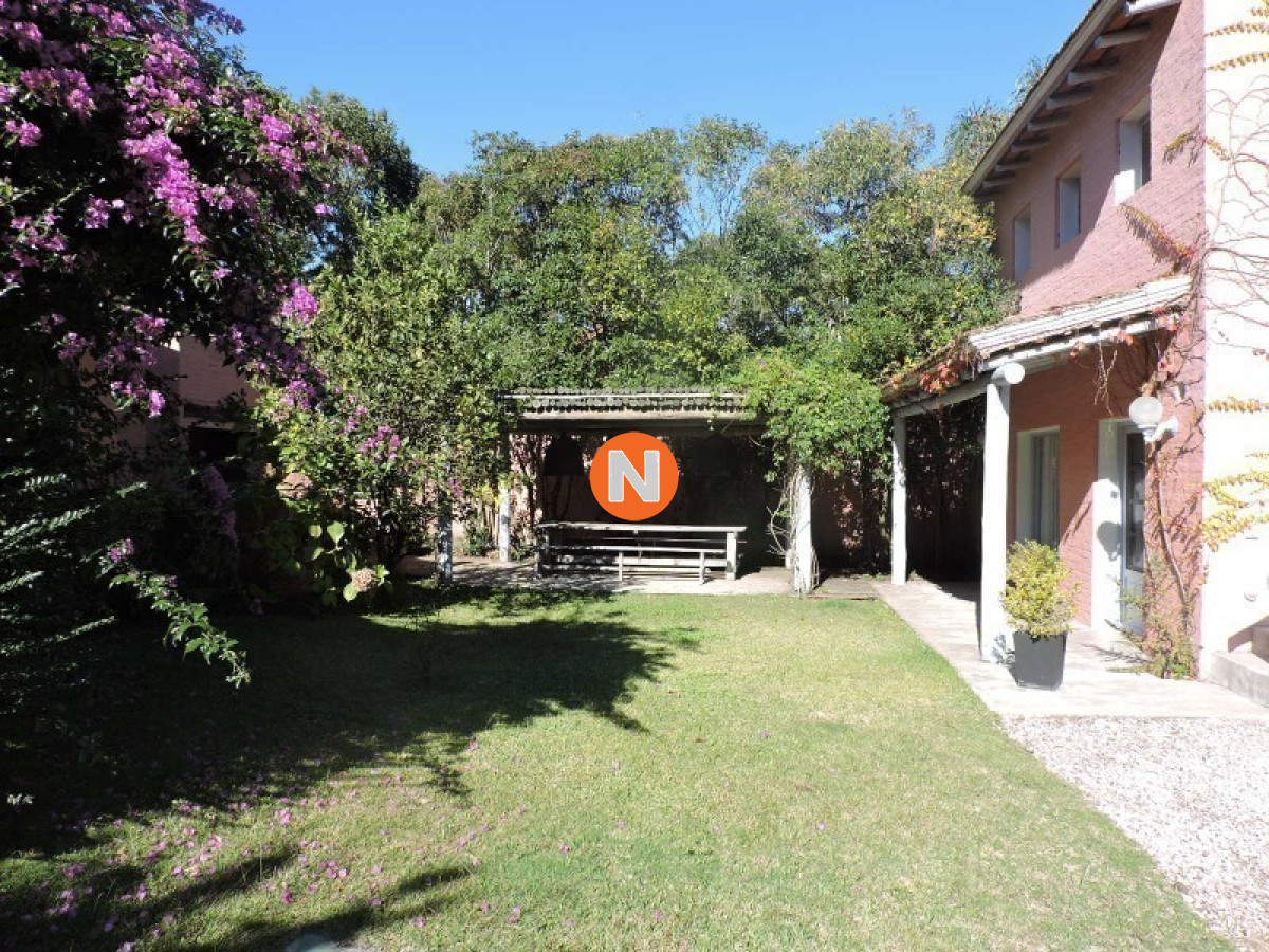 Casa Ref.223506 - Casa en Venta, 7 dormitorios, Punta del Este