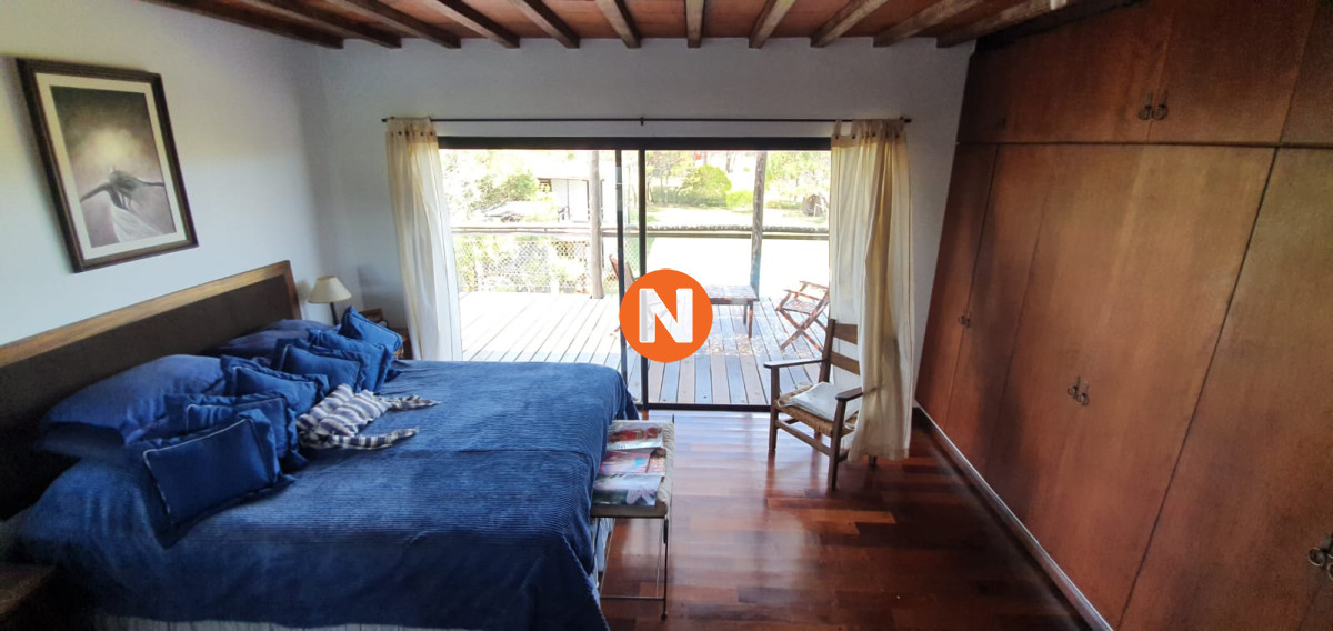 Casa Ref.219002 - Casa en venta de 4 dormitorios en Jose Igancio 