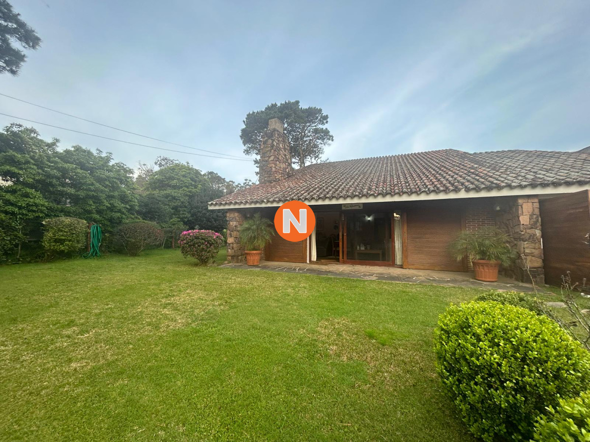 Casa Ref.222986 - Casa en venta en Pinares zona ideal!!