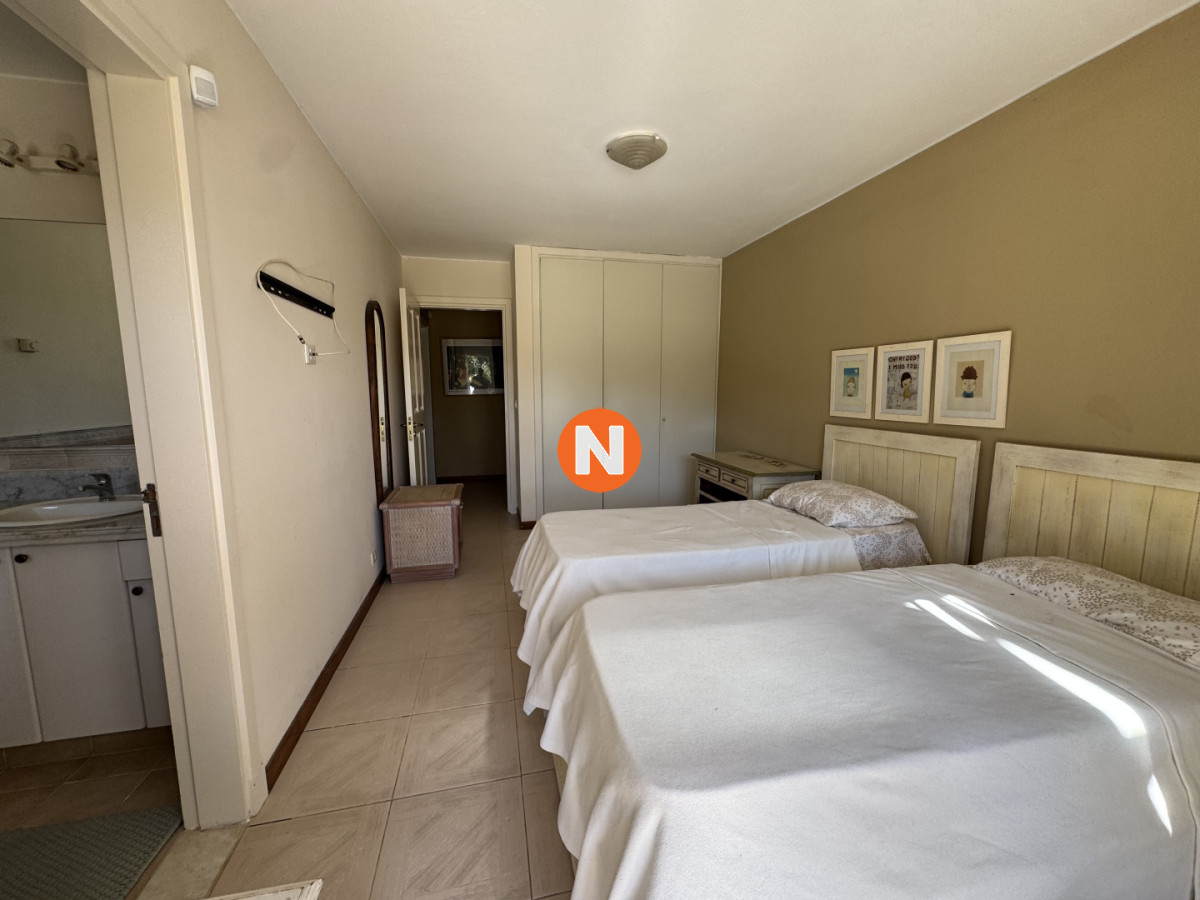 Casa Ref.205482 - ESPECTACULAR CASA EN EL GOLF DE 5 DORMITORIOS EN VENTA
