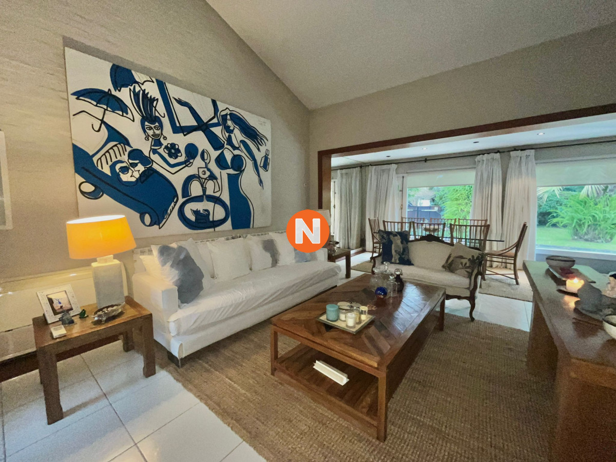 Casa Ref.207154 - Casa en Venta, Mansa, Punta del Este, 3 Dormitorios.