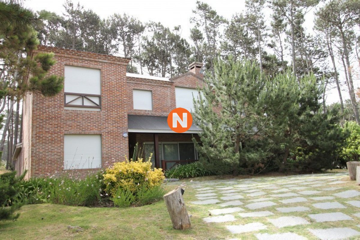 Casa Ref.223501 - Casa en Venta, La Barra, 5 dormitorios