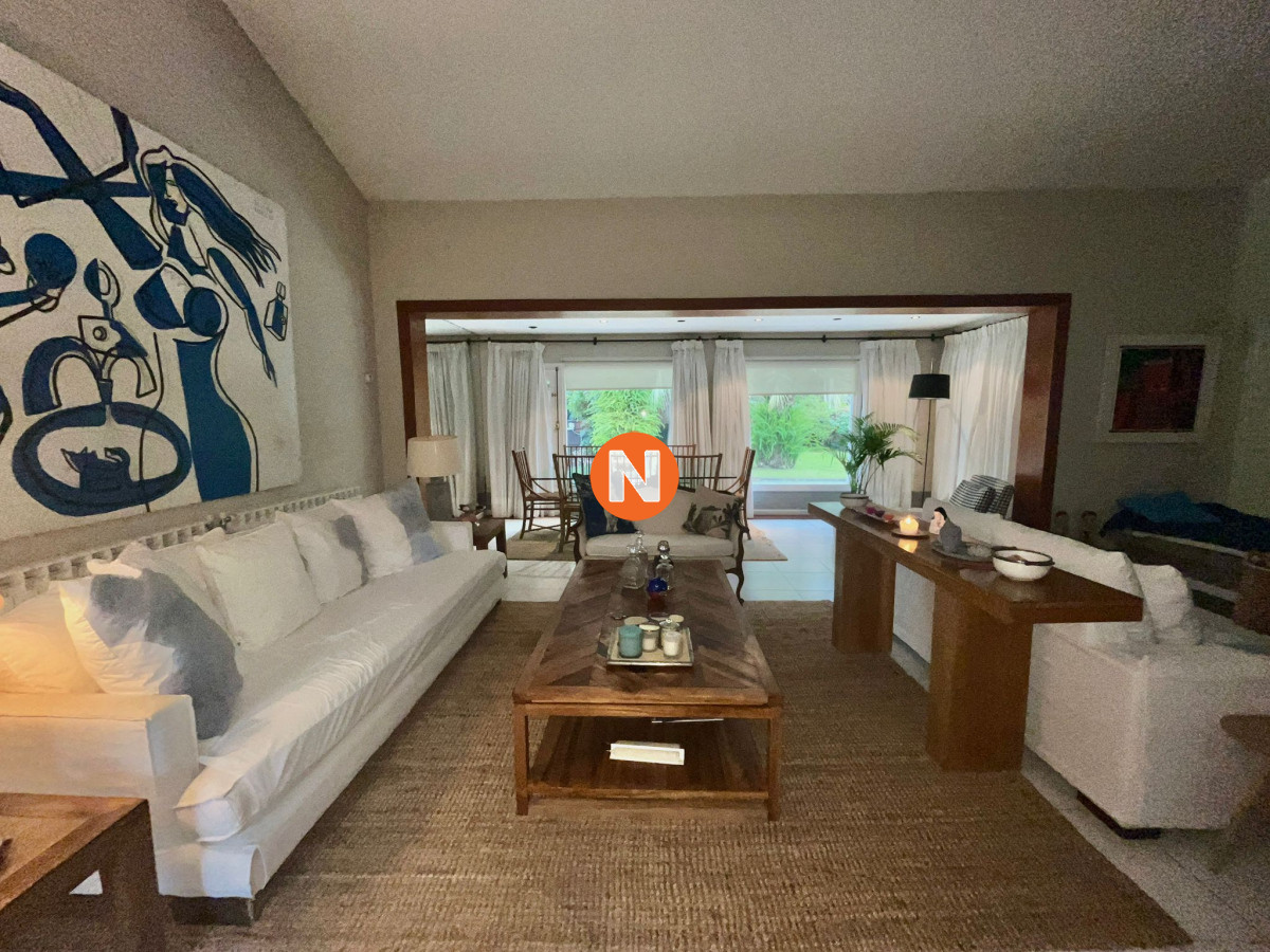 Casa Ref.207154 - Casa en Venta, Mansa, Punta del Este, 3 Dormitorios.