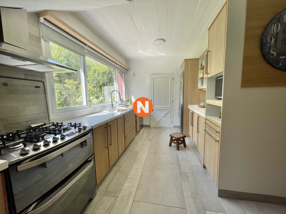 Casa Ref.220551 - VENTA DE CASA DE 3 DORMITORIOS Y SERVICIO EN RINCON DEL INDIO PUNTA DEL ESTE